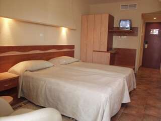 Курортные отели Cocor Spa Hotel Нептун Двухместный номер с 1 кроватью или 2 отдельными кроватями-2